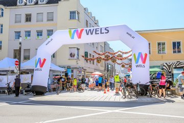 Kaiser-Josef-Platz mit W-Bogen am Mobilitätsfest 2023